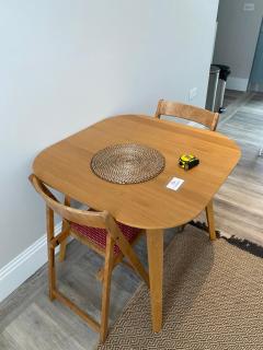 Chic 1BD Flat wPatio - 2 Mins from Baron's Court! - 3