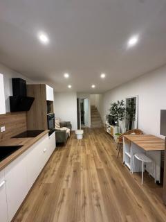 Petite maison cosy rénovée, entre mer et vignobles - 0