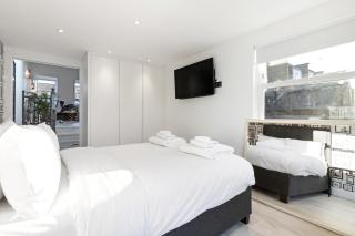Lovely Newly-Renovated 3 Bedroom Apartment in Fulham - 4