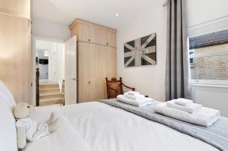 Lovely Newly-Renovated 3 Bedroom Apartment in Fulham - 1
