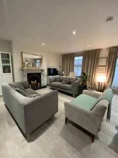 Elegant 2BD Flat 5 mins to Kensington Gardens! - 1