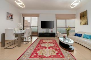 Amazing 2 Bedroom in Dubai - 9