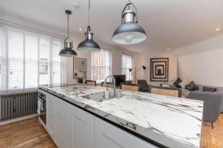 Stylish 2 Bedroom Apartment near Oxford Street - 2