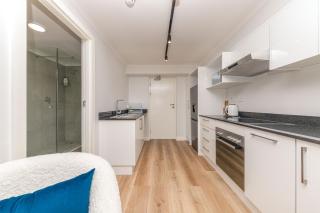 Colourful and Cosy Studio Apartment in Newlands - 0