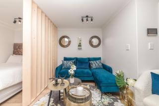 Colourful and Cosy Studio Apartment in Newlands - 3