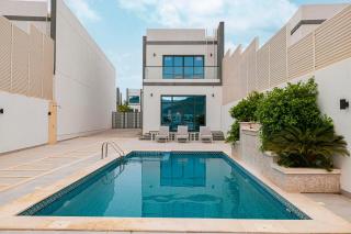 Montagne 11 Luxury Villa 3 BR - Al Dana Island Fujairah - Fujaira - 7