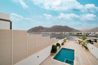 Montagne 11 Luxury Villa 3 BR - Al Dana Island Fujairah - Fujaira - 6