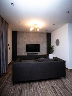 Diz Eden - Accra - 3