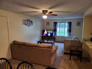 Tiny Cute Home 9 miles from Stone Mountain Park - 2