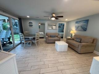 Stingray - Intimate Quaint on Imperial River 1.4 mi. 2 Beach - 6