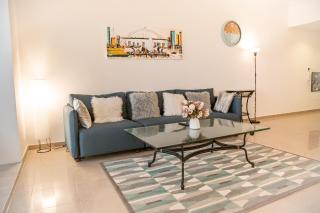 Spacious 1 bedroom Apartment with Breathtaking Pool and Beach Views - 1