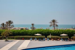 Spacious 1 bedroom Apartment with Breathtaking Pool and Beach Views - 0