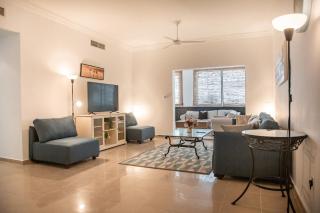 Spacious 1 bedroom Apartment with Breathtaking Pool and Beach Views - 2