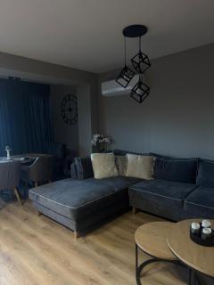 Moni House - 9
