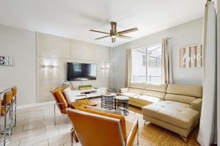 Sunshine & Storybook Stays - 9