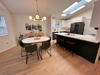 Olympic House: 3min from ONP w/ Sauna + Rec room - 8