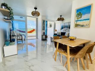 Oceanfront VIEW, 2 BDRM, 2BA Condo AC, Pool & Wi-Fi! - 8