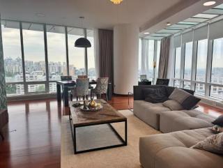 Cosy High View Apartment - 0