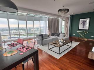 Cosy High View Apartment - 9
