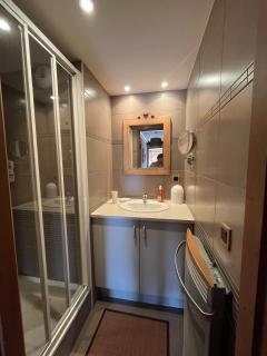 Appartement cosy avec jacuzzi privatif - 8