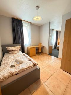 Sparta Hotel - 4