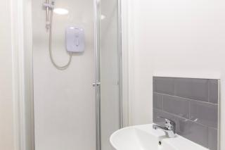 Radstock Road - Room 1 - 6