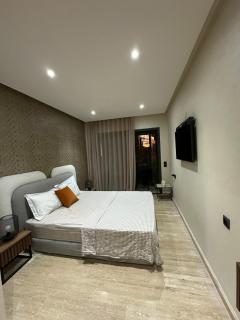 Cosy Family 2BR Apartment - Terrace & Sunset Views - 7