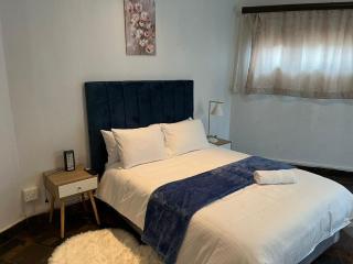 Forest Crescent Bungalow - 8