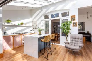 Stylish 3-Bed Home with Garden in Dollis Hill - 6