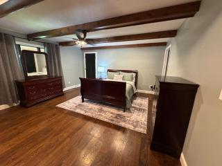 Charming 4-br Modern Farmhouse - 2