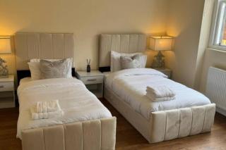 Glasgow Central Paradise - Spacious 3- Bed House - 8