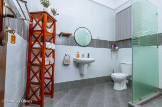 Pearls and Olives - stylish stays near Serena Kigo - 7