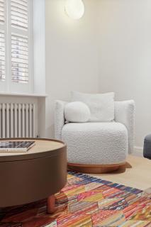 1 Bedroom Basement Flat in London - 9