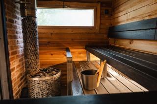 Lakefront log suite - 6