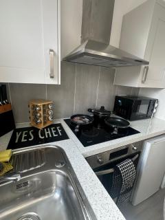 Modern 2 Bed in croydon - 4
