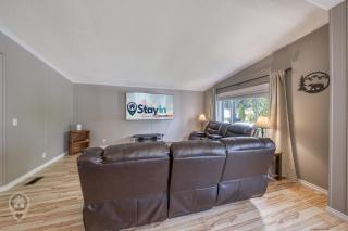Spacious 3-Bedroom Trailer Home in Fernie - 8