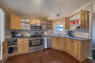 Spacious 3-Bedroom Trailer Home in Fernie - 1