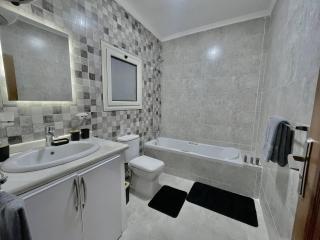 Luxury 3BR Nile View Apartment With Billiards Included - 1