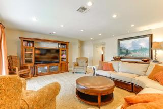 Golf Getaway 5 Mi to Dtwn Las Palmas Resort Condo - 2
