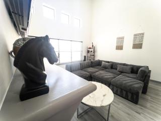 Luxury Home-near NRG MedCenter Downtown & Uptown - 8