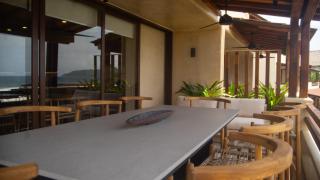 Minimalist elegance by the beach - 1
