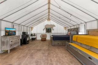 Furnished Glamping Tent/Red River Access/King Bed - 9