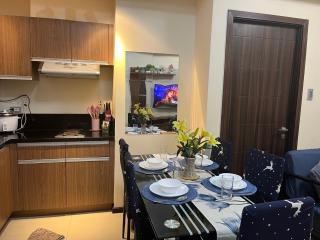 Bayfront Suite at The Radiance Manila Bay Near Airport, PICC, MOA, OKADA, Pet Friendly And Free Pool Access - 4