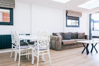 Sea View Flat w Terrace and Jacuzzi - 3
