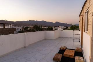 Sea and Mountain View Rooftop Chalet - Dahab - 5