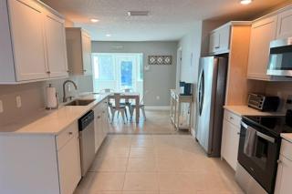 5Bed2bath Pool Home Walking Distance From Beach! - 1