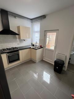 Stylish home Sleeps 4 Close to CBS Arena & City Centre with Garden - 2