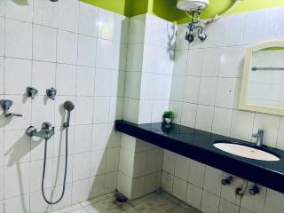 Blue Vista Homestay - Guwahati - 8