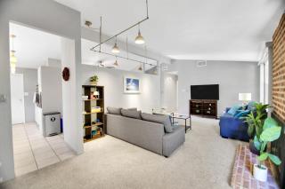 Relax and Recharge here Close to All Attractions - 9