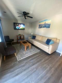 Cedar Ave Escape - 0